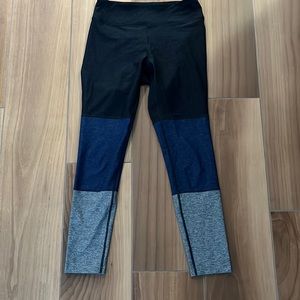 Outdoor Voices Navy and Gray Yoga Leggings size Medium.